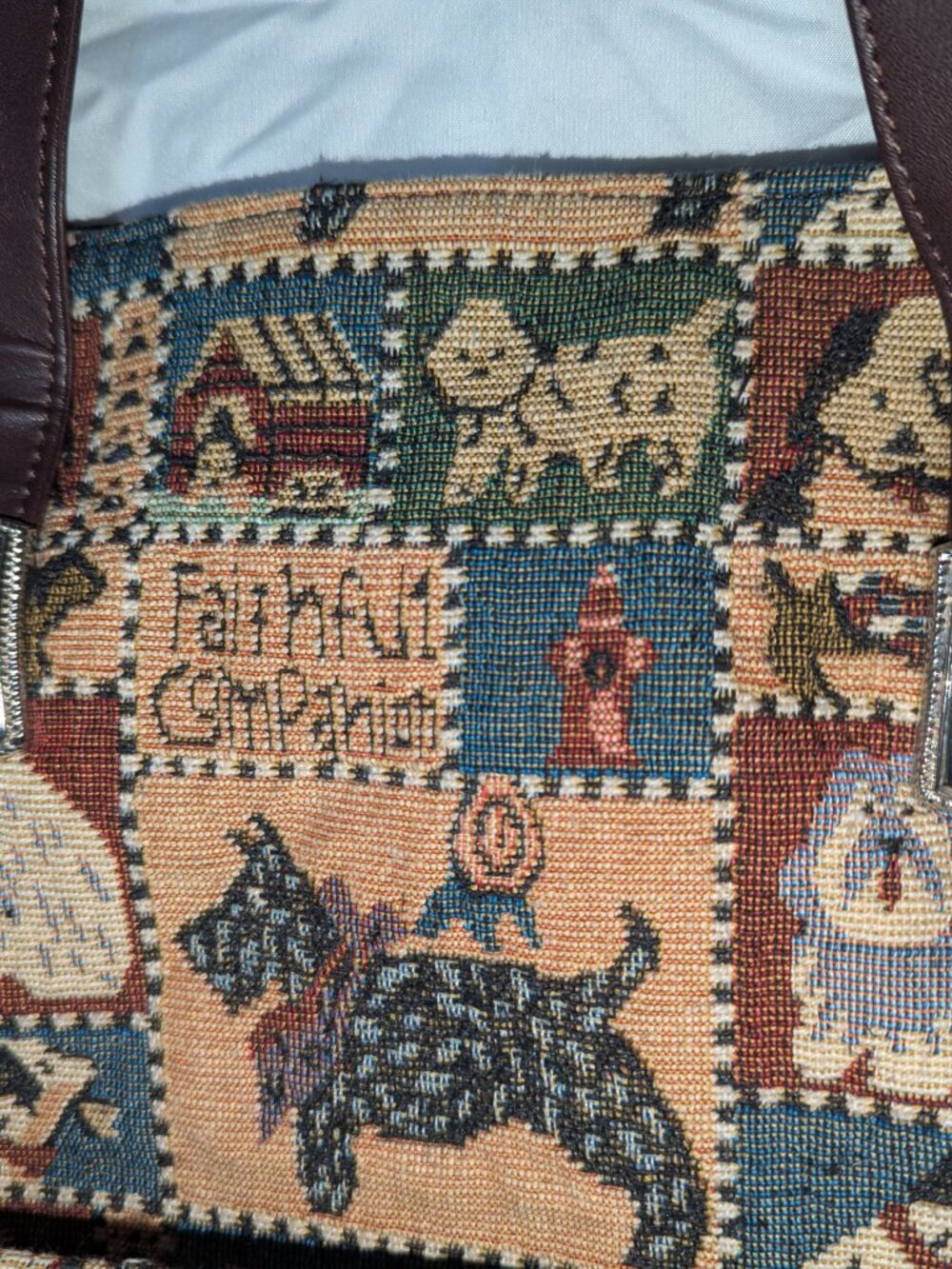 Dog themed burgundy tote/purse - Picture 8 of 11